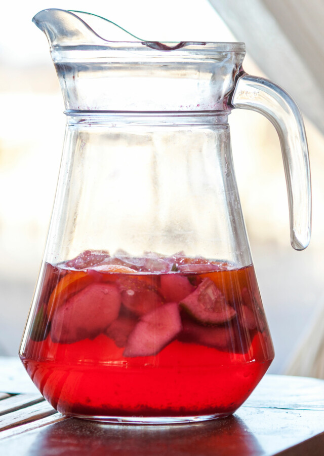 MY SUKKER: Selv om saft i hovedsak inneholder vann, er det en stor kilde til sukker. Foto: Mara Zemgaliete - Fotolia MY SUKKER: Selv om saft i hovedsak inneholder vann, er det en stor kilde til sukker. Foto: Mara Zemgaliete - Fotolia